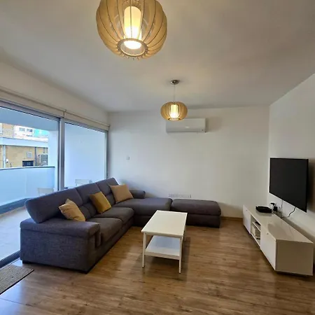 Modern 1br Flat In Centre